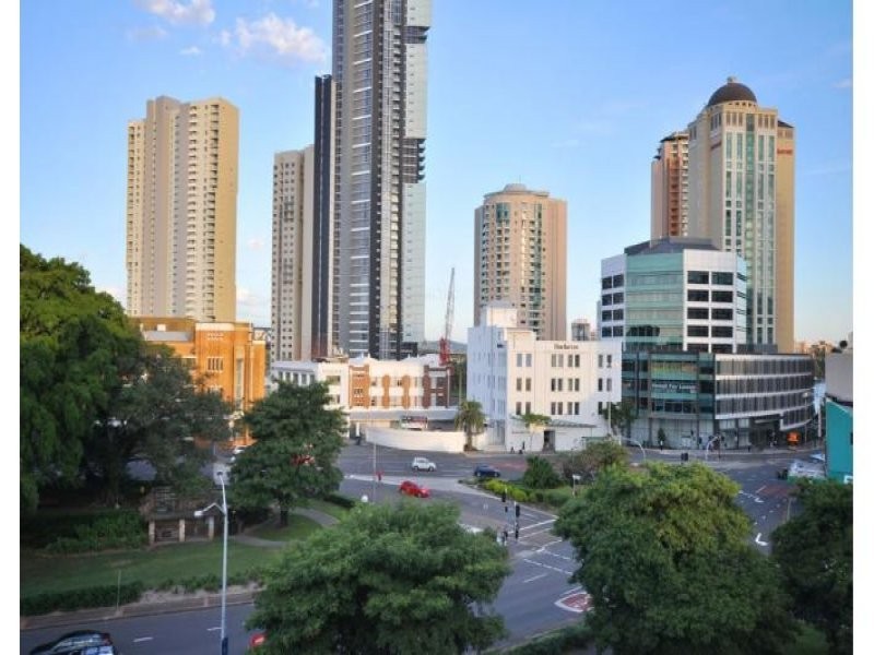 22 Barry Parade, Spring Hill QLD 4000