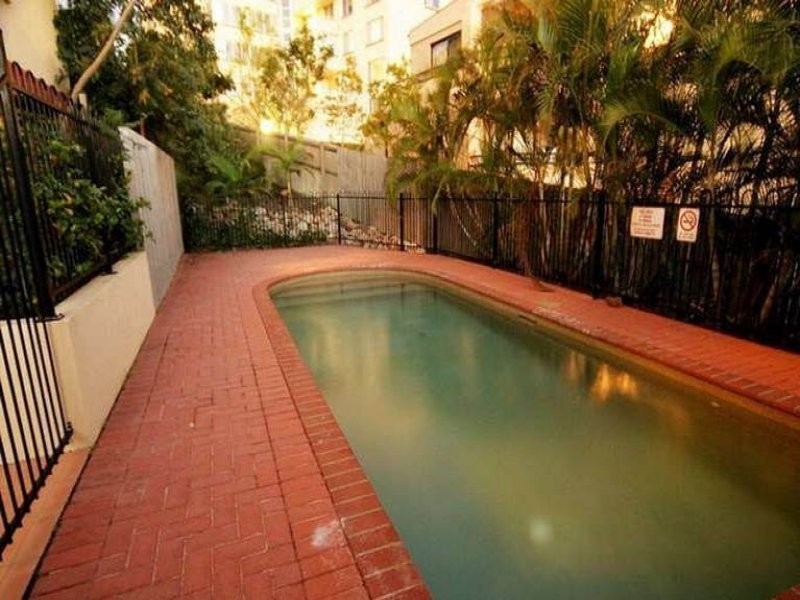 12-16 Norman Crescent, Norman Park QLD 4170