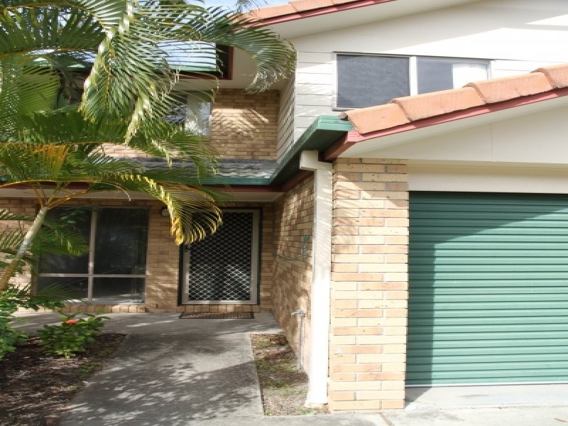 643 Pine Ridge Road, Biggera Waters QLD 4216