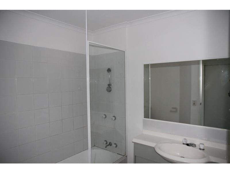 643 Pine Ridge Road, Biggera Waters QLD 4216