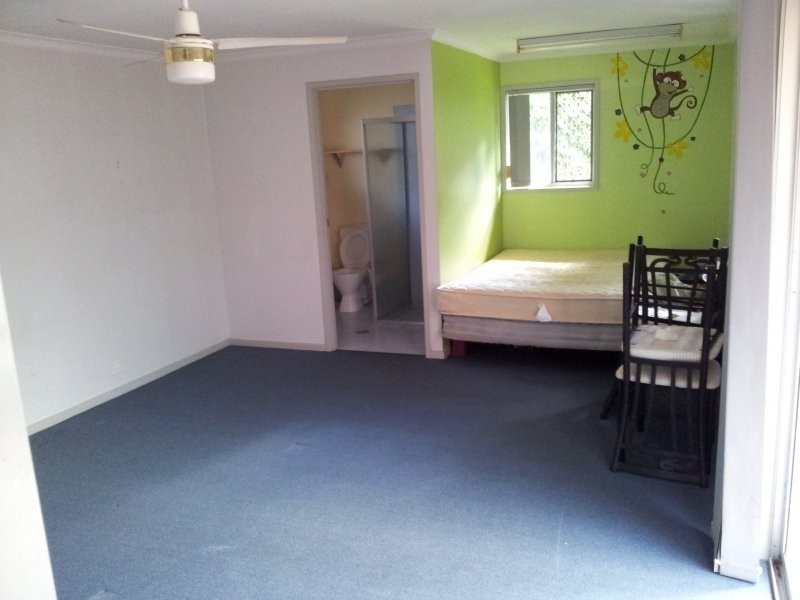 28 brodick st, Carindale QLD 4152