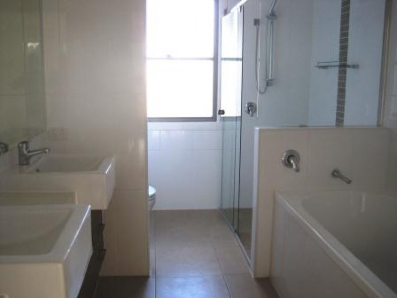 17 Great Southern Drive, Robina QLD 4226