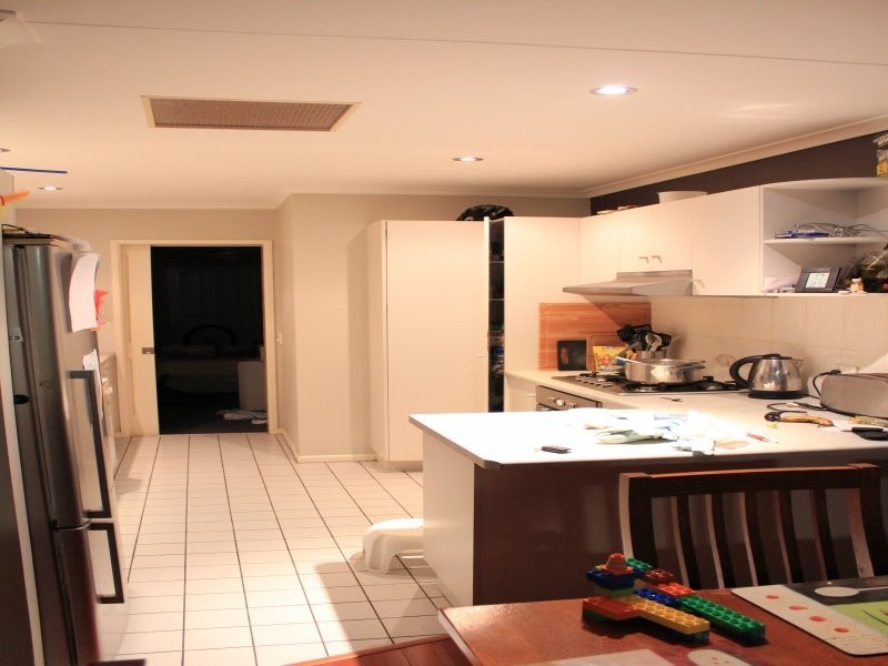 30 Meadowlands Rd, Carindale QLD 4152