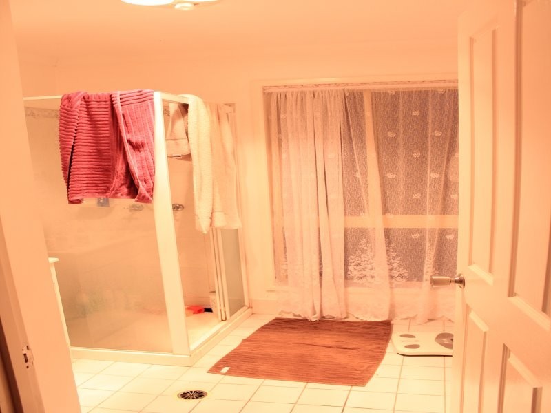 30 Meadowlands Rd, Carindale QLD 4152