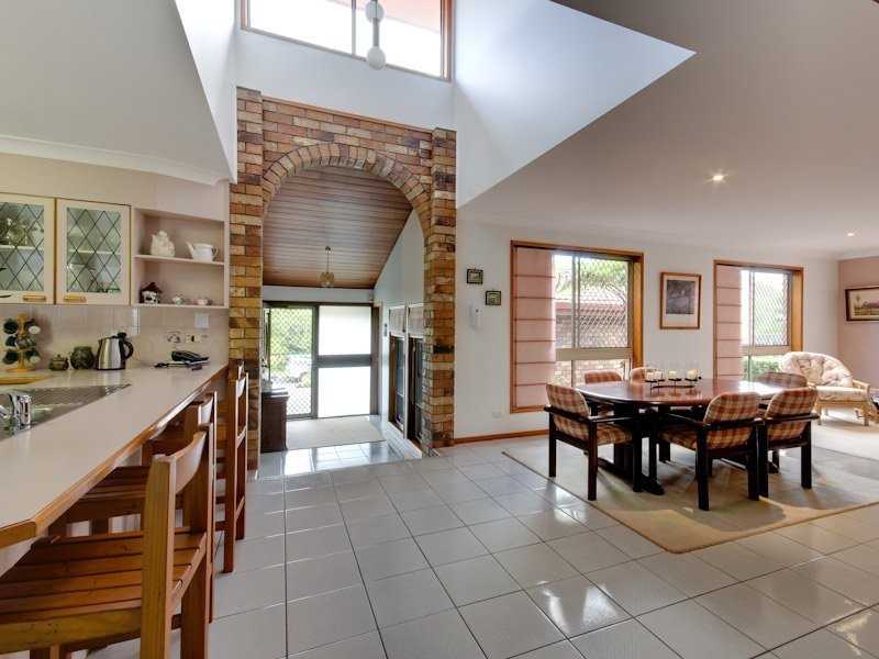 114 Cadogan Street, Carindale QLD 4152