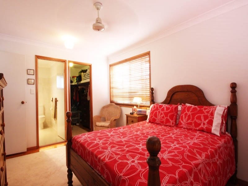 114 Cadogan Street, Carindale QLD 4152