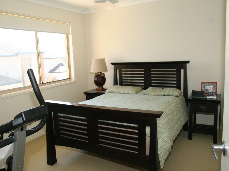 11 Johnston Street, Carina QLD 4152