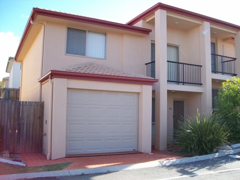 35 Johnston Street, Carina QLD 4152