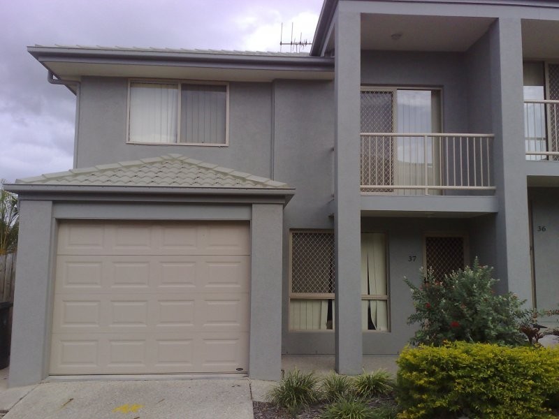 37 Johnston Street, Carina QLD 4152