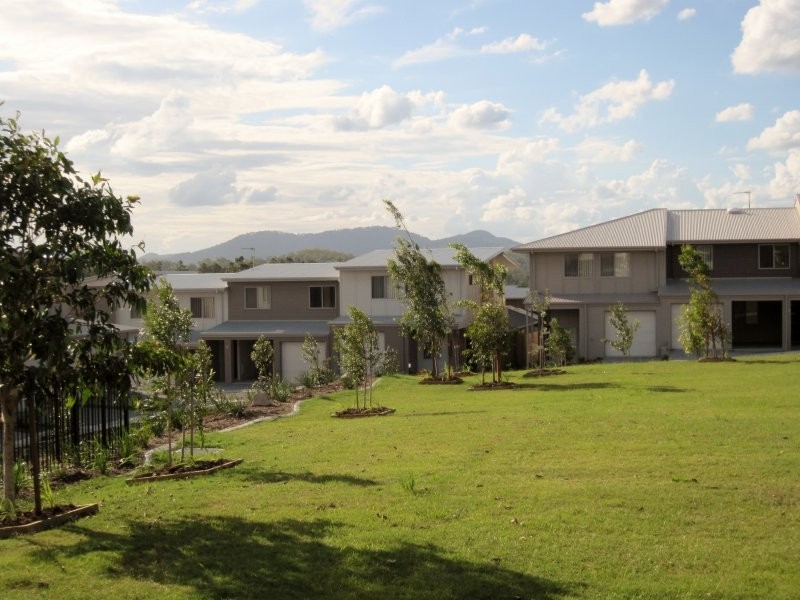 2 Toohey Street, Pacific Pines QLD 4211