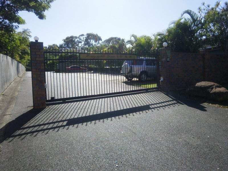 38 Barrett St, Robertson QLD 4109