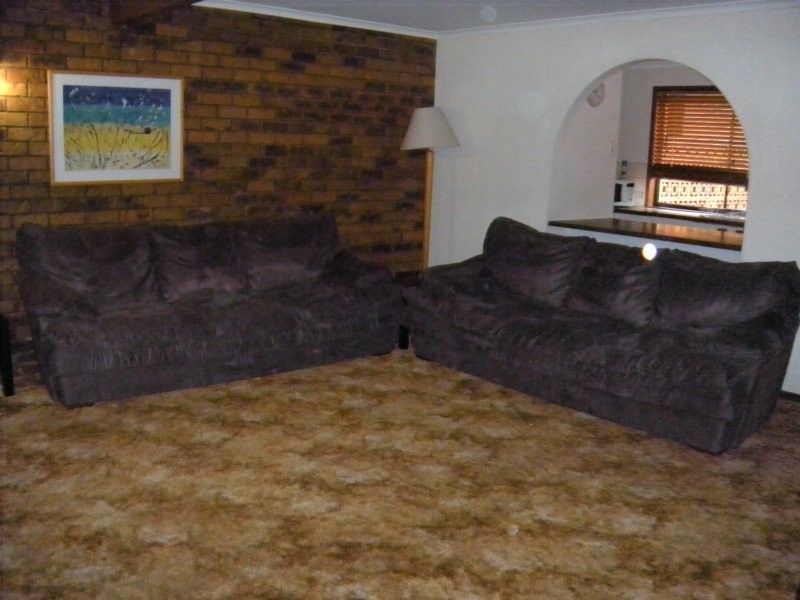 38 Barrett St, Robertson QLD 4109