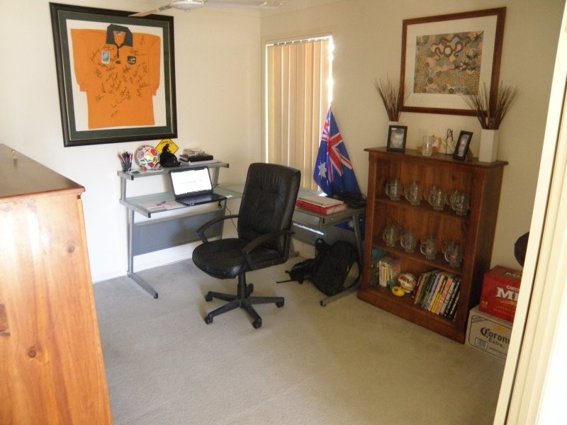 110 Scrub Rd, Carindale QLD 4152