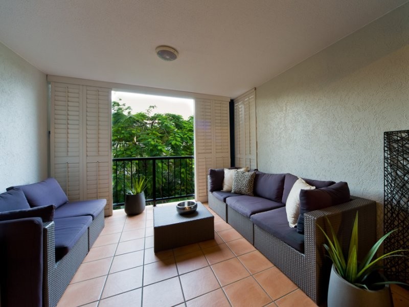 12-16 Norman Crescent, Norman Park QLD 4170