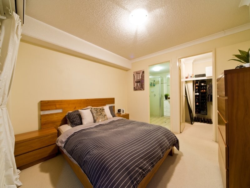 12-16 Norman Crescent, Norman Park QLD 4170