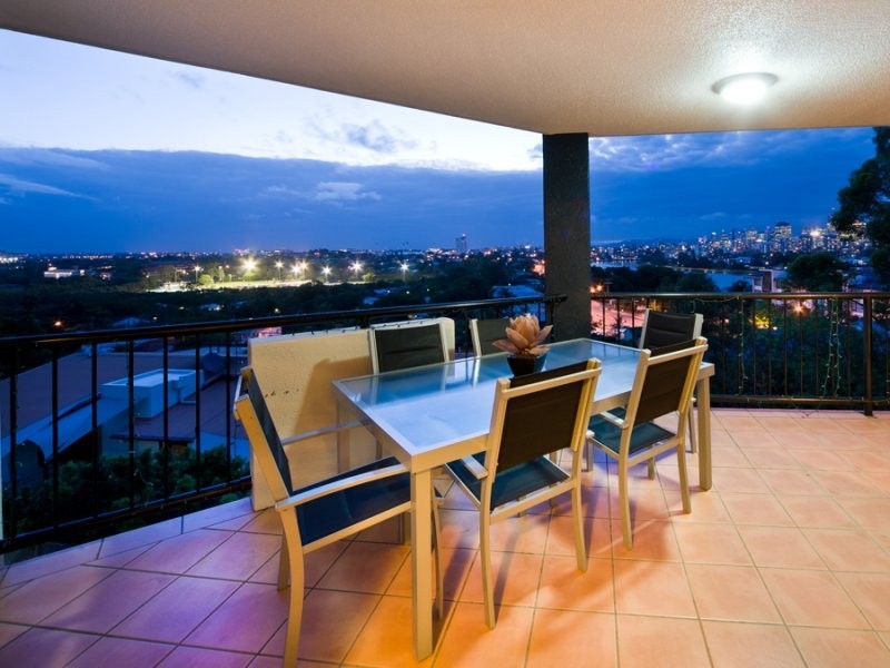 12-16 Norman Crescent, Norman Park QLD 4170