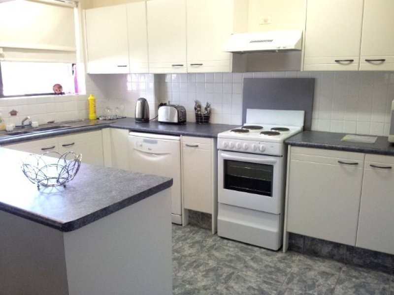 111 Markeri Street, Mermaid Waters QLD 4218