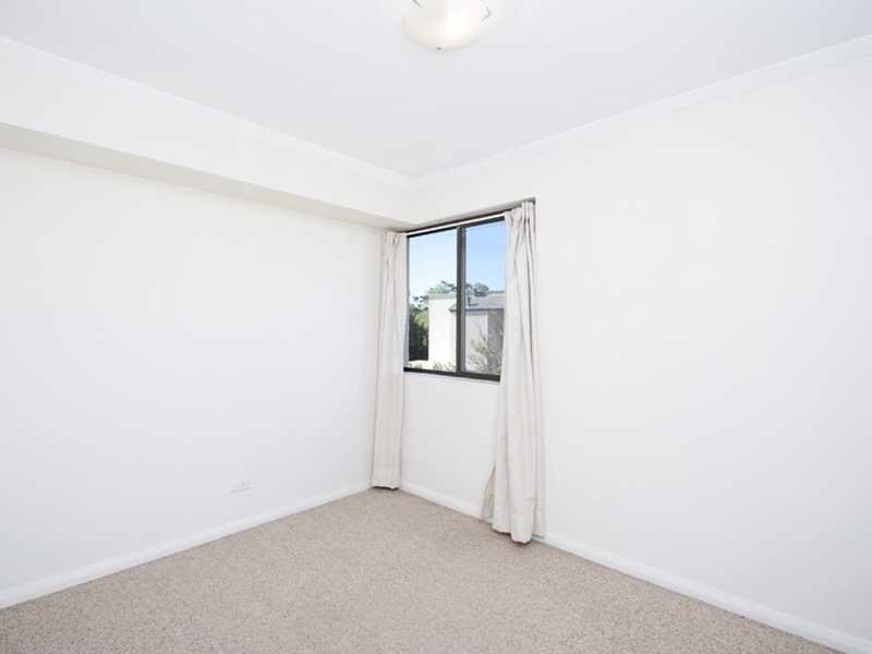 111 Markeri Street, Mermaid Waters QLD 4218