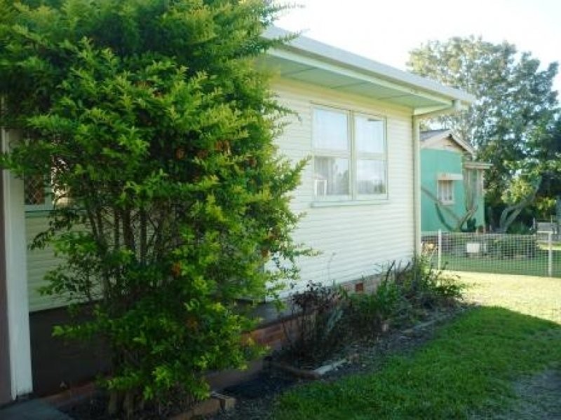 43 Bideford St, Torquay QLD 4655