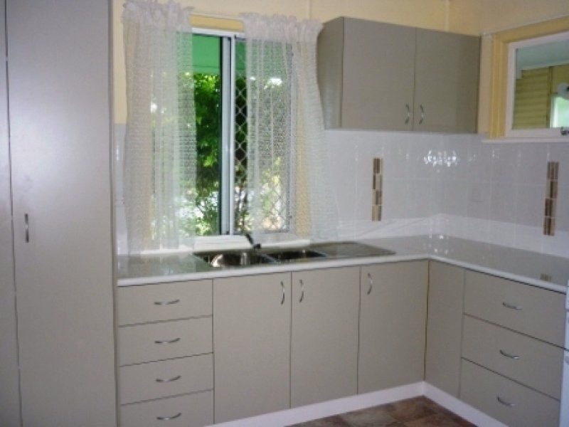 43 Bideford St, Torquay QLD 4655