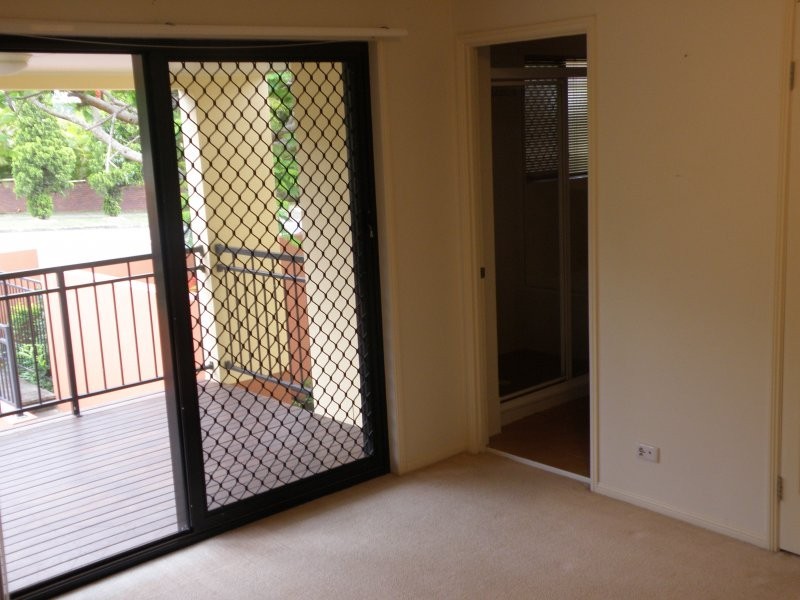 110 Scrub Rd, Carindale QLD 4152