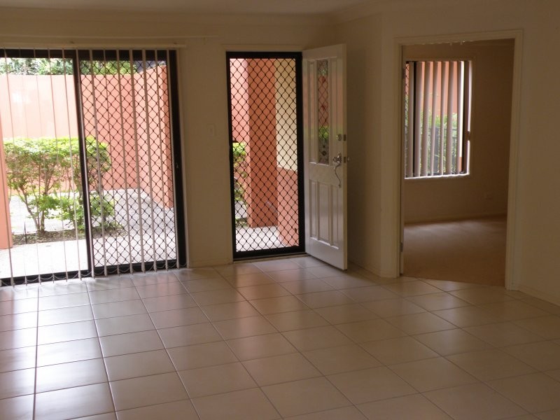 110 Scrub Rd, Carindale QLD 4152