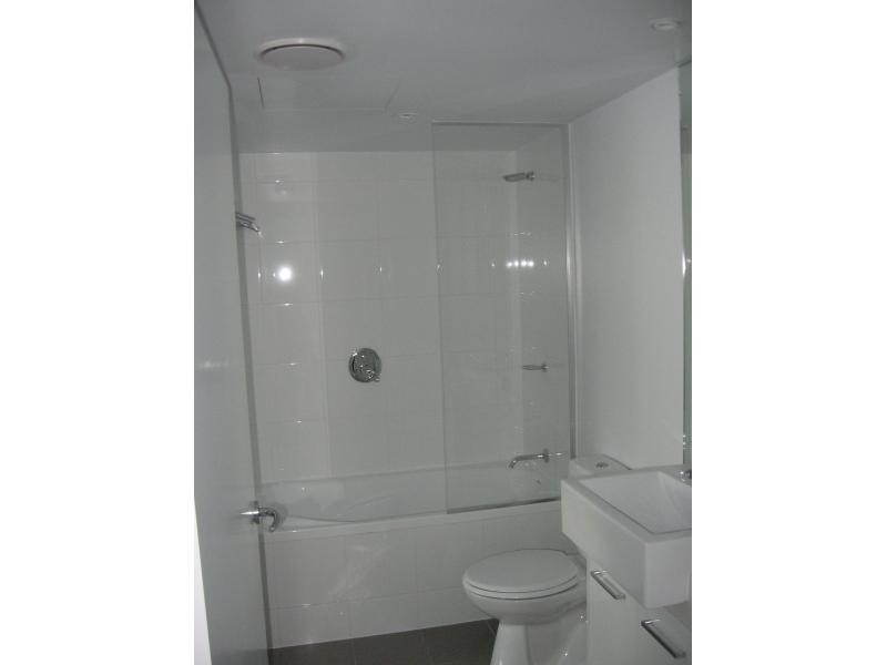 33-37 Madang Crescent, Runaway Bay QLD 4216