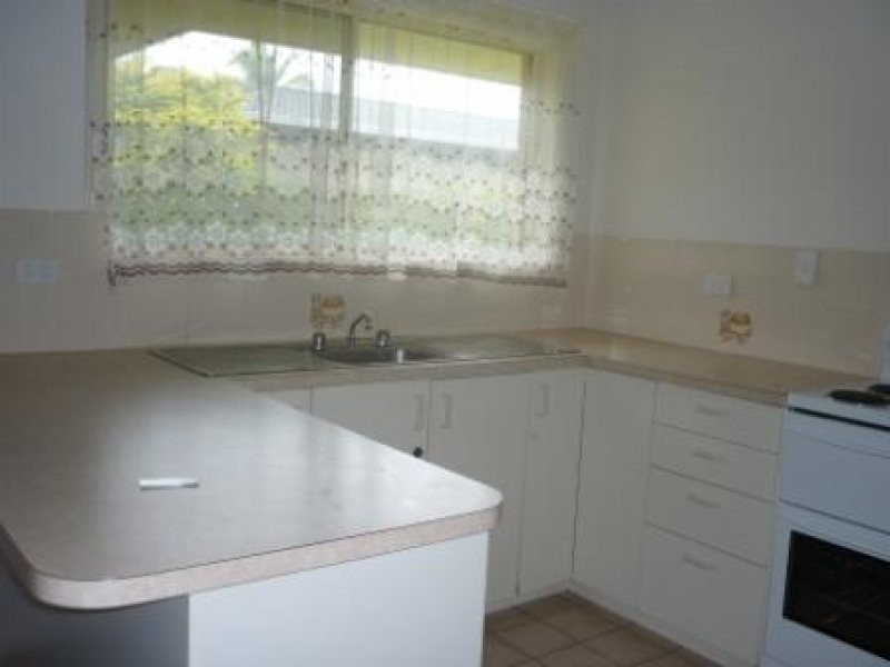 10 Gatakers Lane, Point Vernon QLD 4655