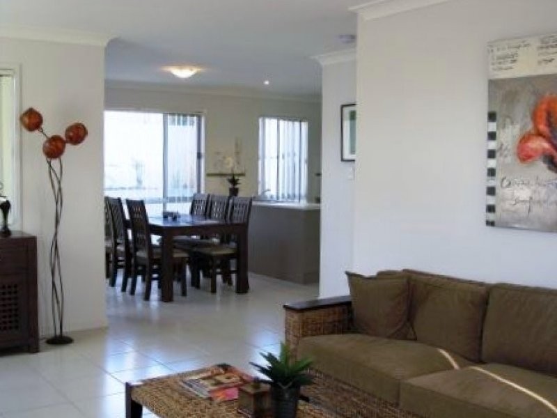 2 Toohey Street, Pacific Pines QLD 4211