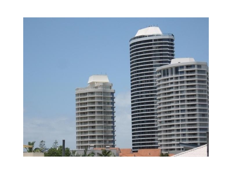 33-37 Madang Crescent, Runaway Bay QLD 4216