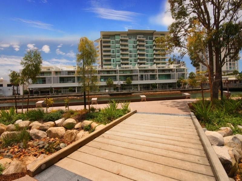 1 Duporth Avenue, Maroochydore QLD 4558