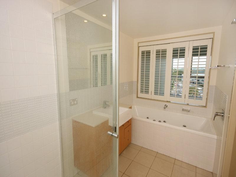 1 Duporth Avenue, Maroochydore QLD 4558