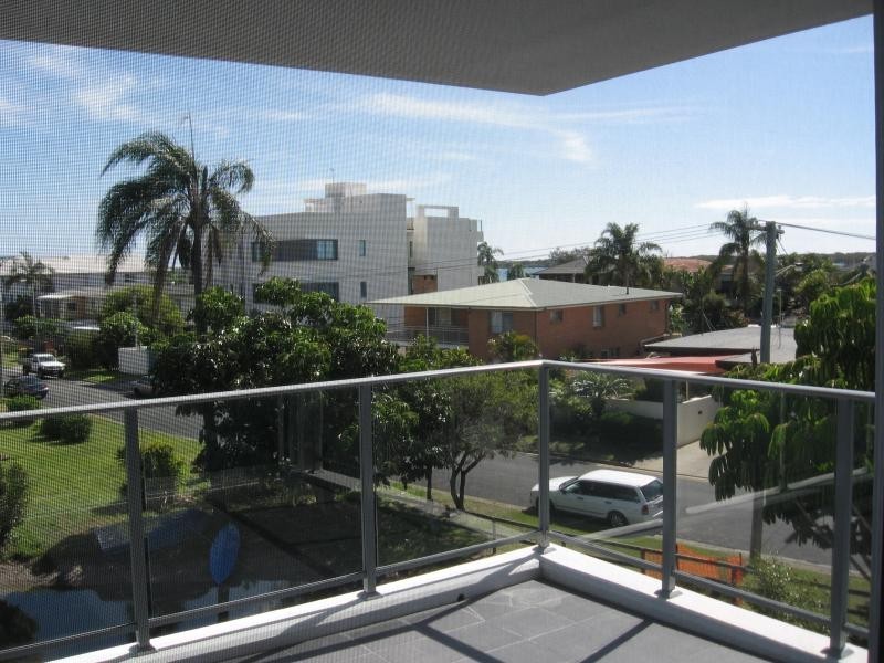 33-37 Madang Crescent, Runaway Bay QLD 4216