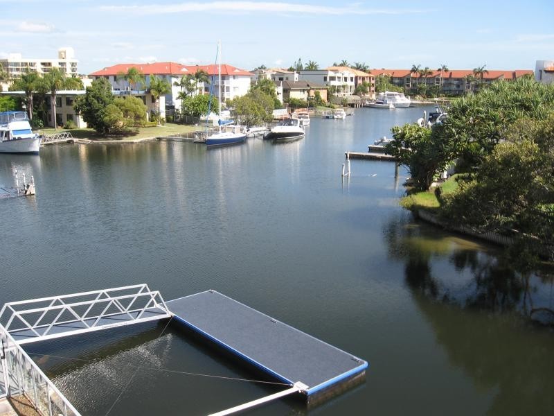 33-37 Madang Crescent, Runaway Bay QLD 4216