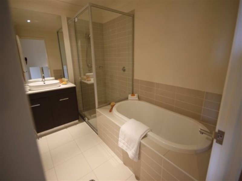 2 Inland Drive, Tugun QLD 4224