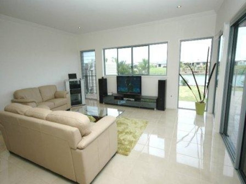 5 Yongala, Eli Waters QLD 4655