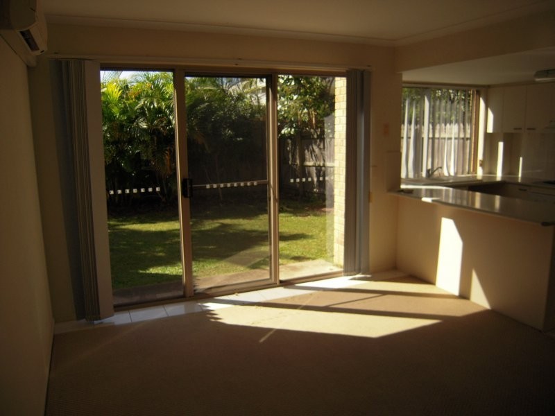 643 Pine Ridge Road, Biggera Waters QLD 4216