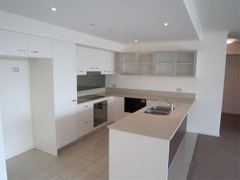 1 Duporth Avenue, Maroochydore QLD 4558