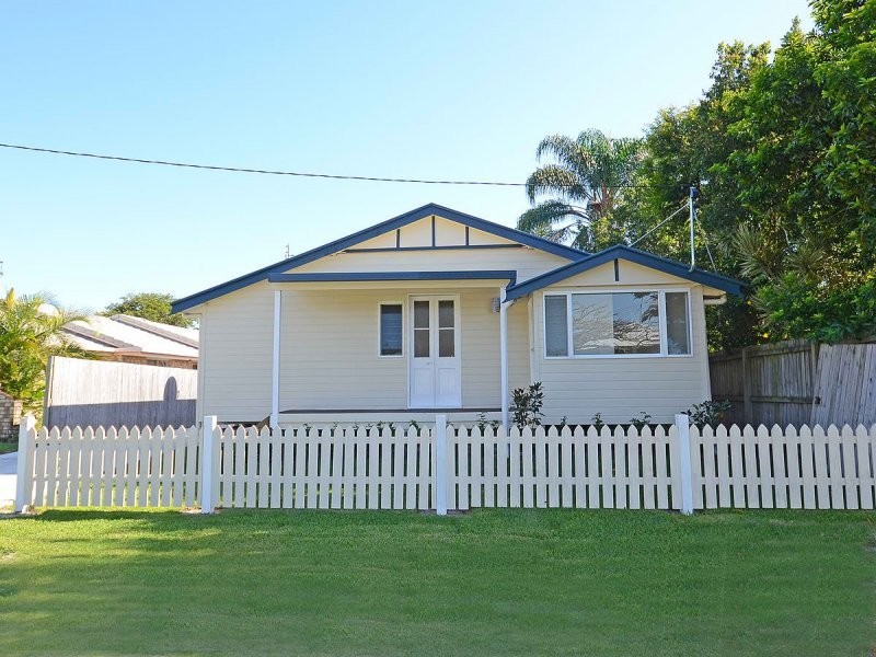 24 View st, Torquay QLD 4655