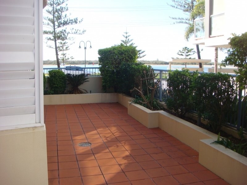 416 MARINE PARADE, Biggera Waters QLD 4216