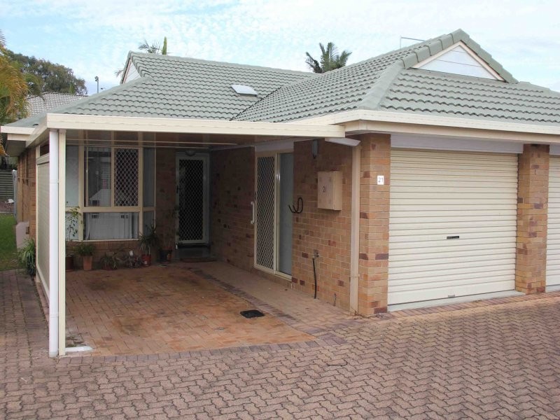 30 Meadowlands Rd, Carindale QLD 4152