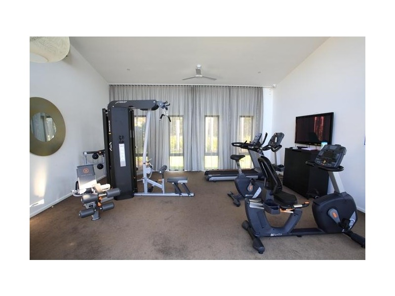 2 Inland Drive, Tugun QLD 4224