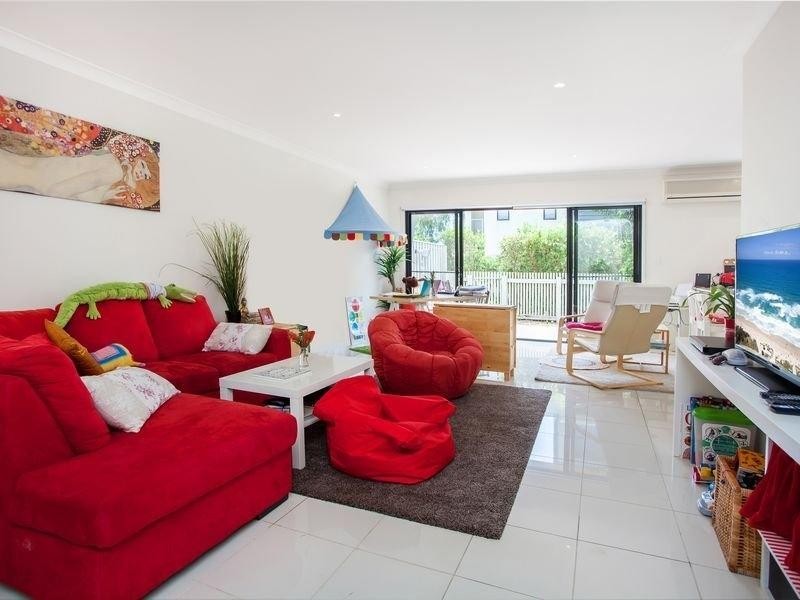 2 Inland Drive, Tugun QLD 4224