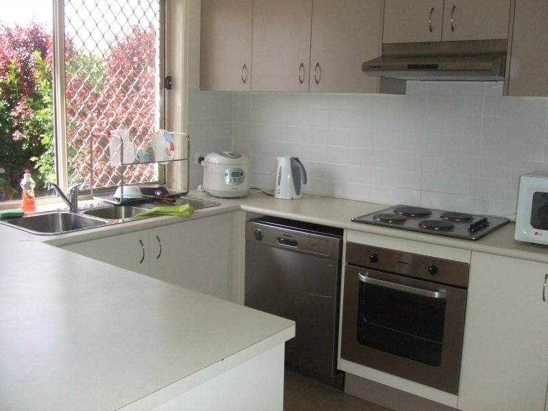 76 Johnston Street, Carina QLD 4152