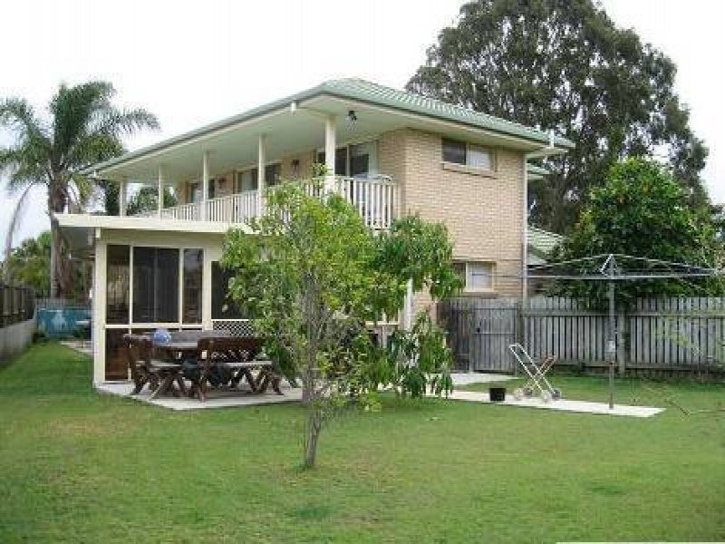 18 Skinner Street, Urangan QLD 4655