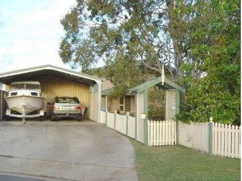 18 Skinner Street, Urangan QLD 4655