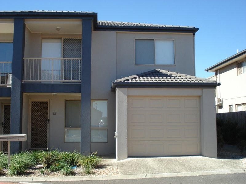 15 Johnston Street, Carina QLD 4152