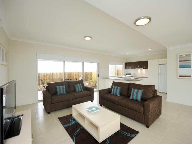 1 Cavella Drive, Glen Eden QLD 4680