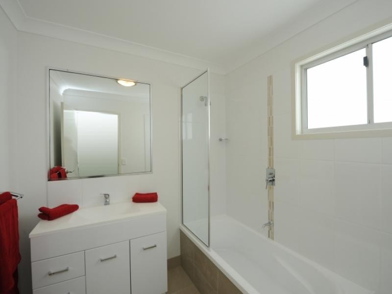 1 Cavella Drive, Glen Eden QLD 4680