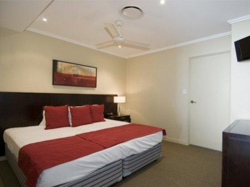 569 The Esplanade, Urangan QLD 4655